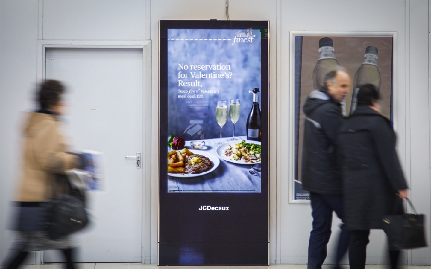 Tesco campaign uses live supermarket data to give contextual messaging, JCDecaux UK, 2016