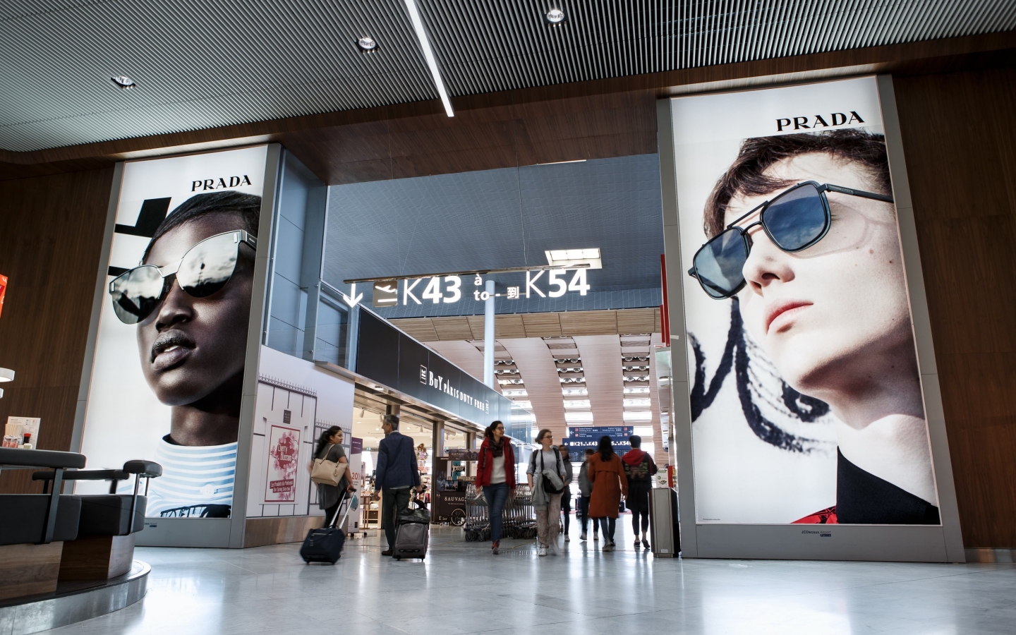 Prada advertising at CDG airport, JCDecaux France, 2018-03